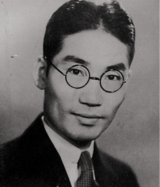 1997年，冰心长子趁妻子出国，将比自己小40岁的女儿带回家过夜。后来他为了分割