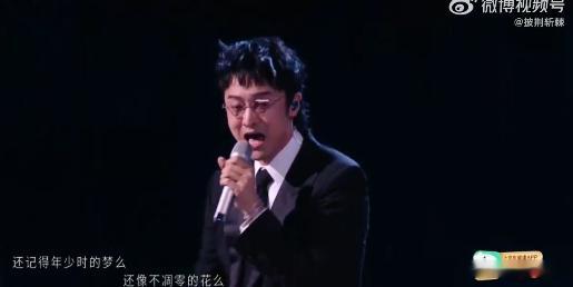 王传君的rap披荆斩棘直播披荆斩棘初舞台从荧幕角色走到说唱舞台，王传君完成一次大