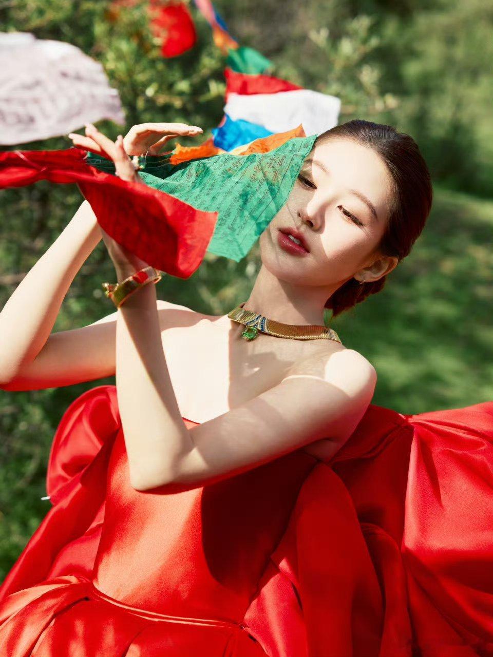 许我耀眼 现实版无论是剧里的逆袭，还是现实中打破偏见、跳出舒适圈，她都交出了满分