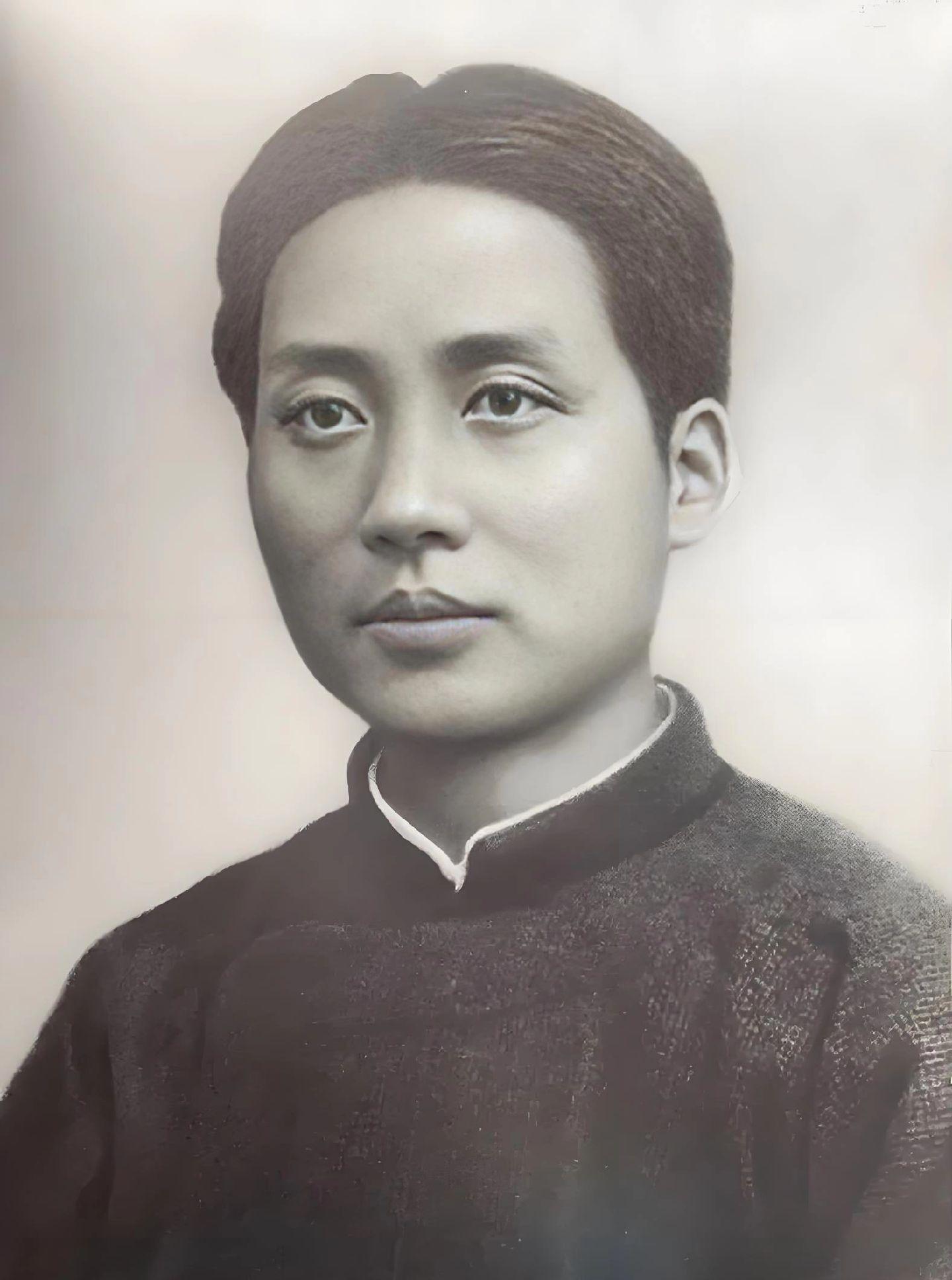 毛泽东的出现改变了中国人民的命运！1893年，在300一遇的最冷的这一...