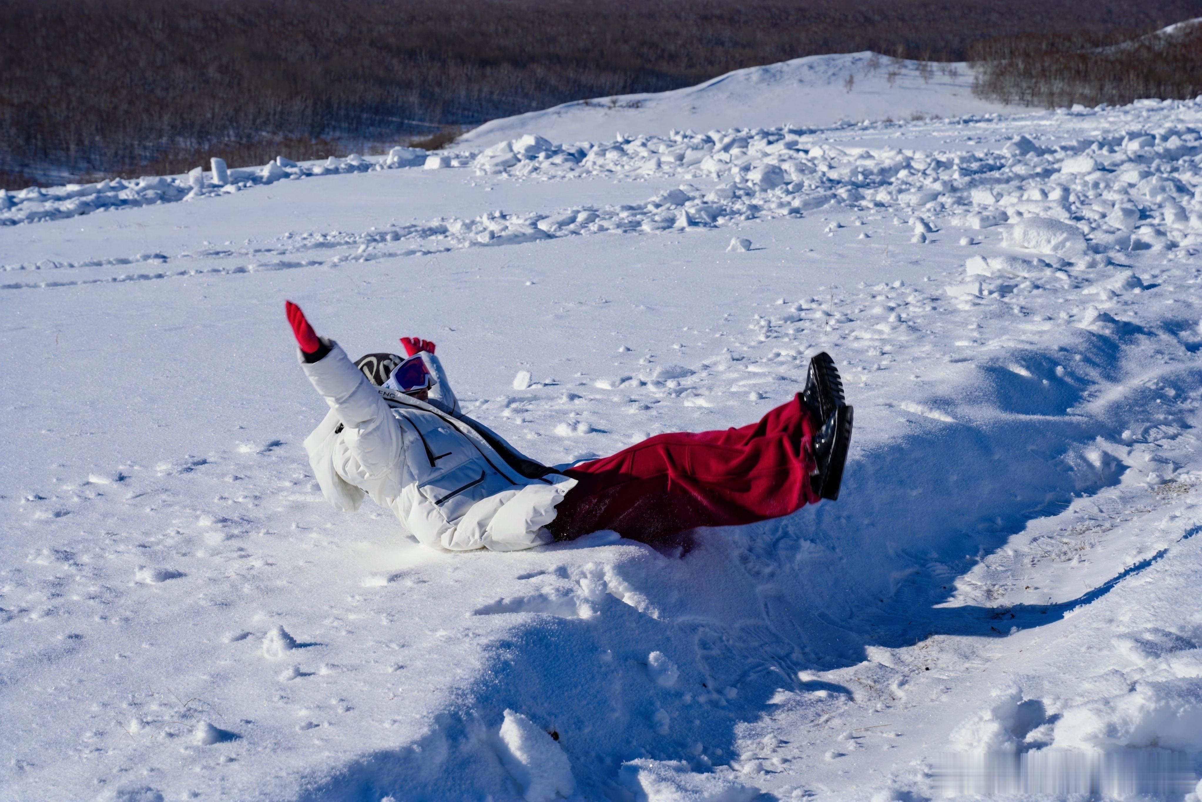 小助理我这几天真的是累惨了也摔惨了 呼伦贝尔