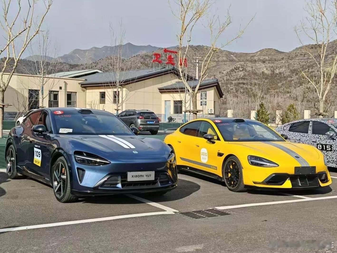 【小米YU7 vs 焕新Model Y，谁更香？🚗】两款热门SUV对比来了，看