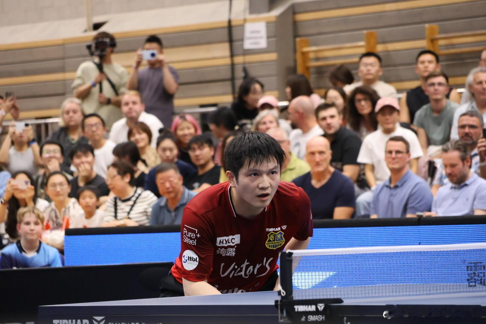 炽热的红，是燃烧的光，蕴藏着无尽的暖。 