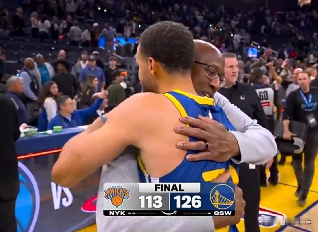 让人动容！迈克布朗谈库里：

“库里是我非常喜欢的球员。”

“我们一起拿过总冠