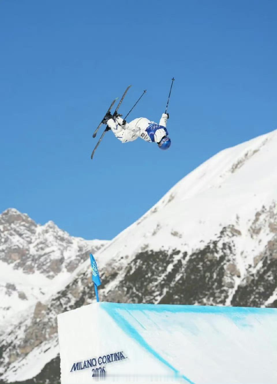 苏翊鸣谷爱凌对失利的同一种回答苏翊鸣和谷爱凌面对失利都展现出同样的格局：坦然接受