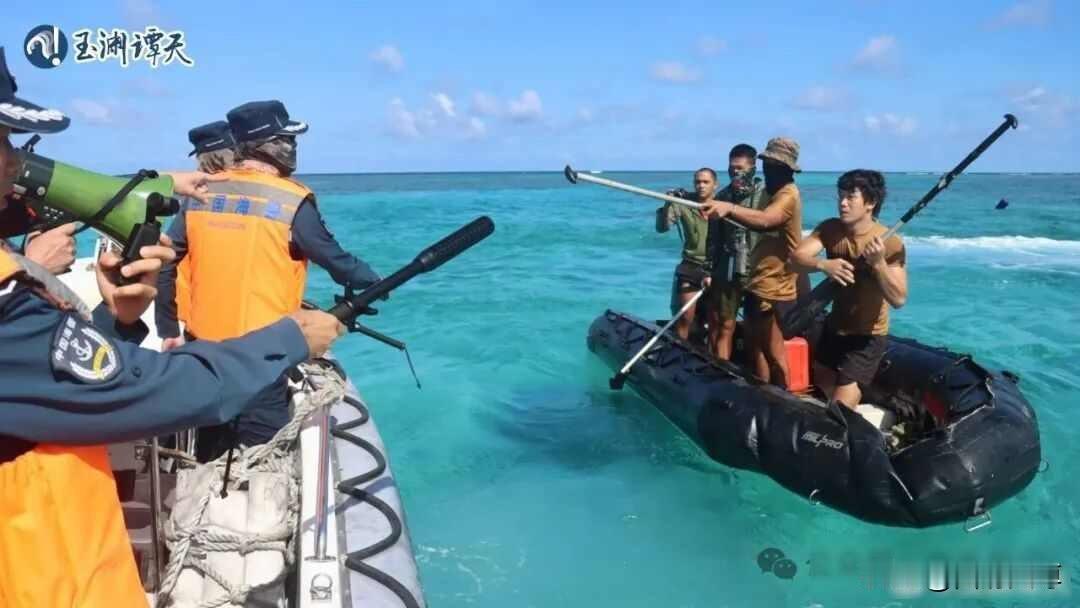 最近菲律宾在南海接二连三主动挑事，我觉得咱们没必要再一味克制退让。兵来将挡水来土