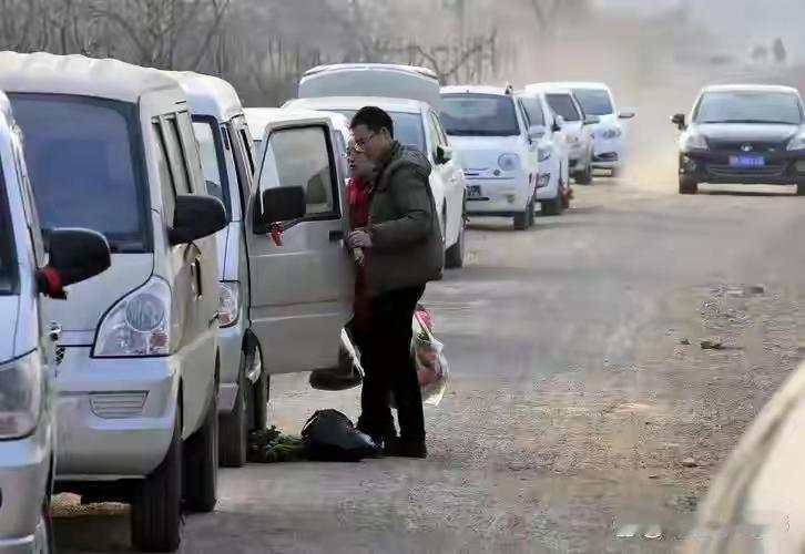 2026年春运火车站咋就冷清了？5.39亿人次返乡的背后，其实藏着这些新变化！以