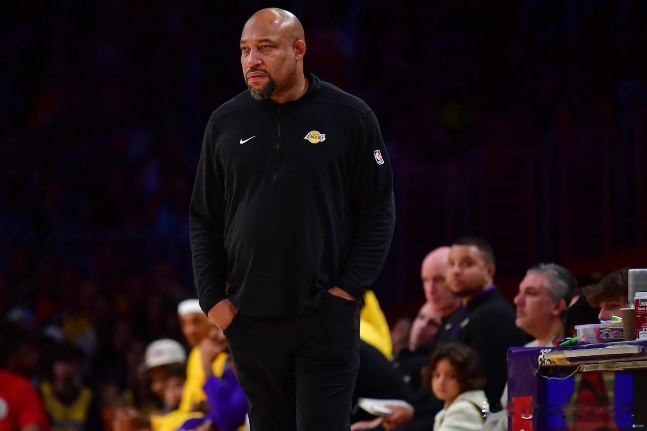 NBA，湖人125-132爵士，老詹缺阵，水拉39分，浓眉15分6失误，必须承认