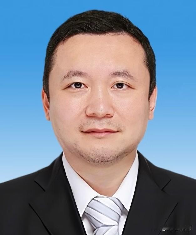 北大副校长被判8年，他有4个特点：
1、98年四川文科第一名，北大国际政治专业，