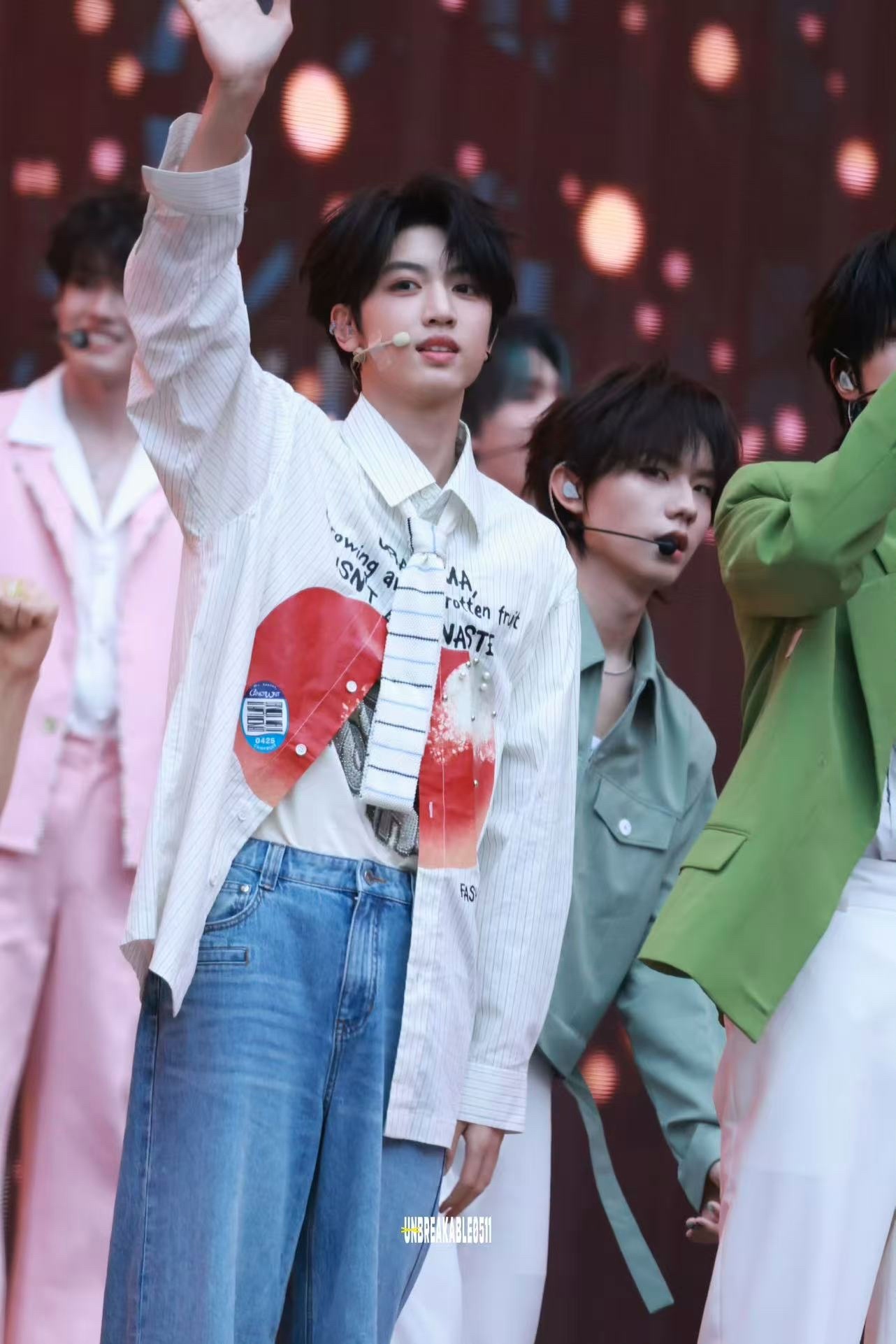 张桂源元气小狗 收到一些投稿的新音饭拍！谁家的萌萌小狗宝宝～