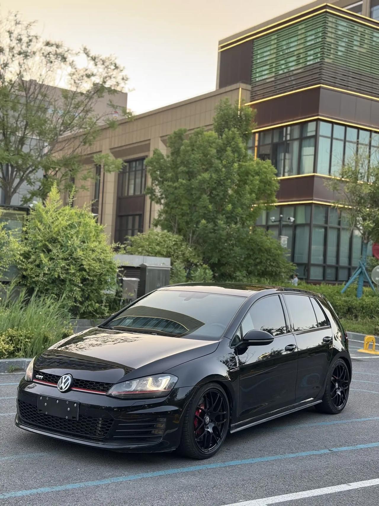 老铁们，如果你预算十三四万，想找台开着爽、有乐趣、还能兼顾点家用的性能小车，那二