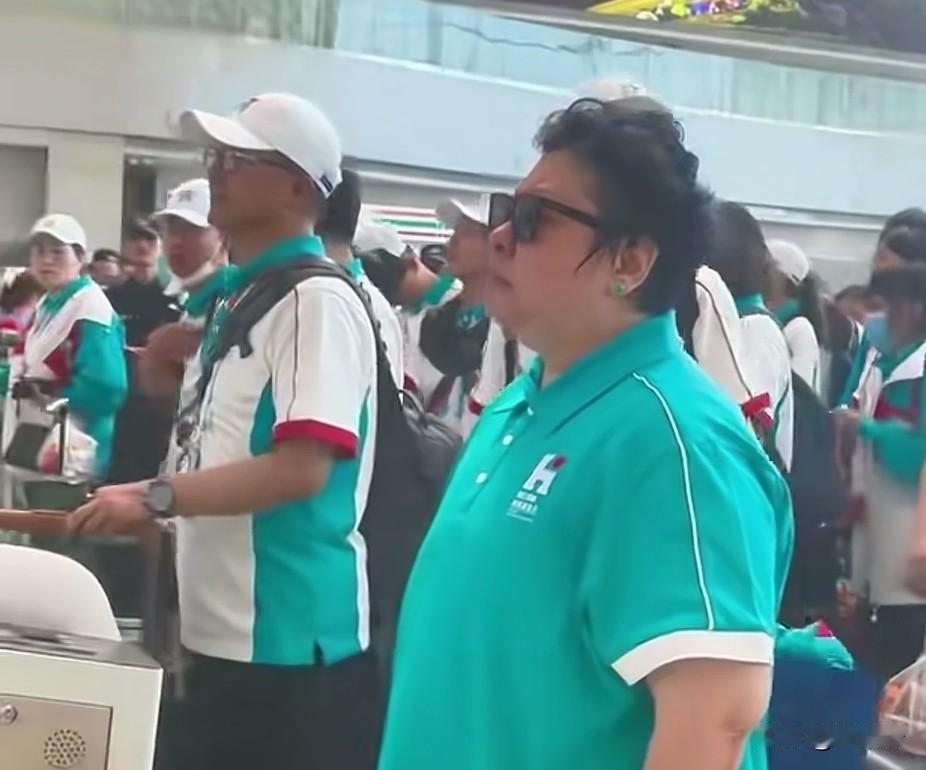 长枪短炮大包小裹您是攻打匈奴吗？
说是援蒙您选择呼和浩特市内蒙古的省会，您舟车劳