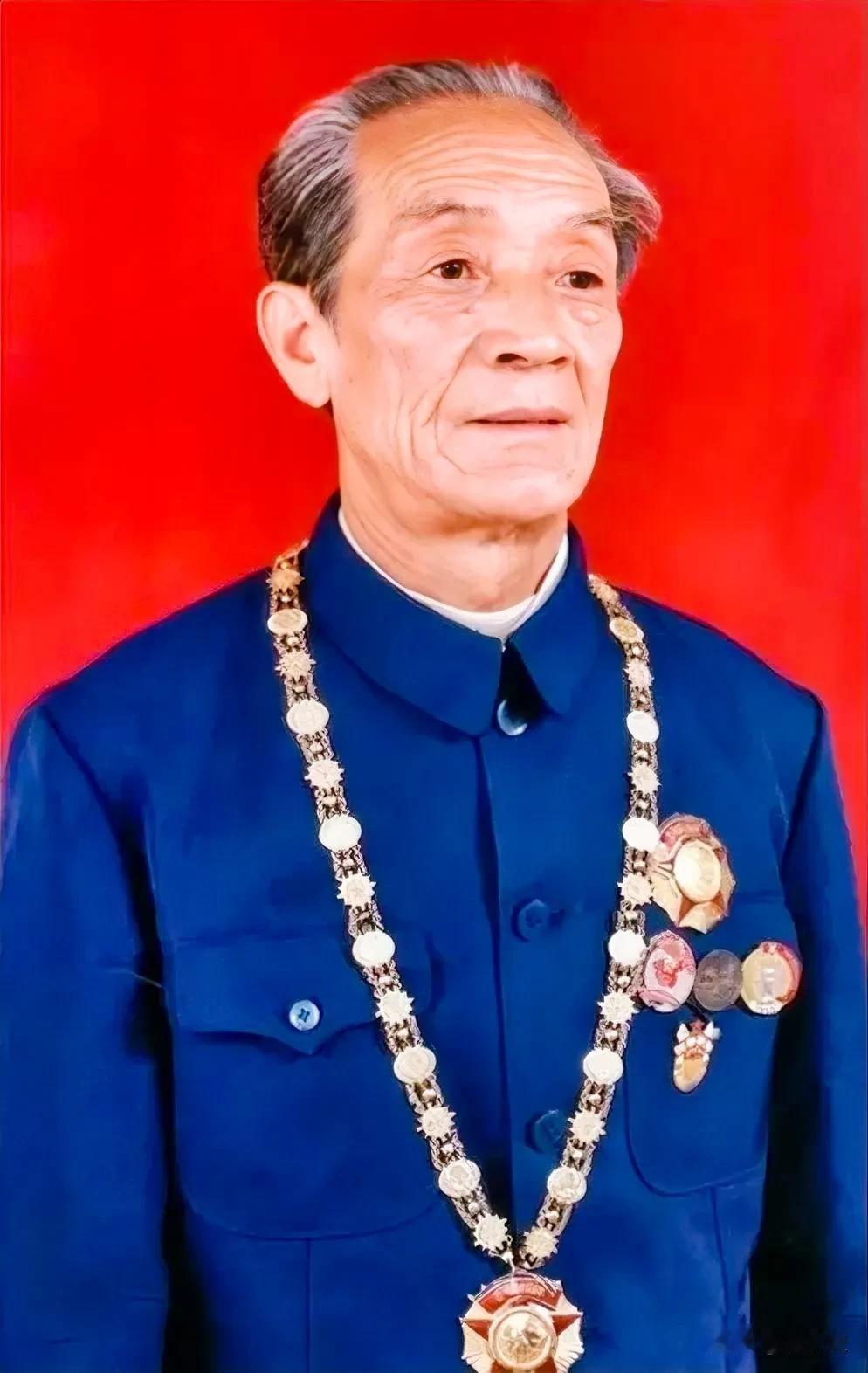 这是一级战斗英雄，志愿军特等功臣柴云振。为了找到他，老军长秦基伟用了30多年时间
