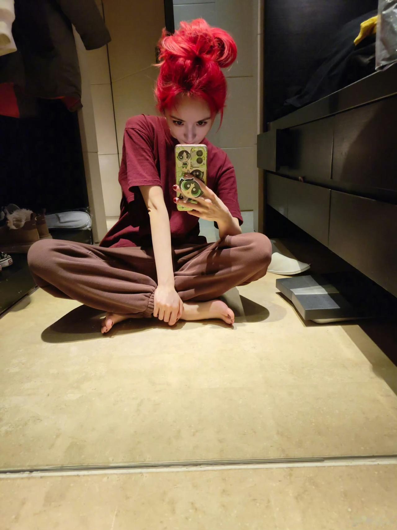 是很多人心目中的女神！人气一直很高[赞]