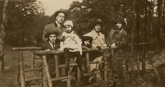 世界上最长寿的人走了当117岁的玛丽亚·莫雷拉在西班牙合上双眼，三个世纪的褶皱在