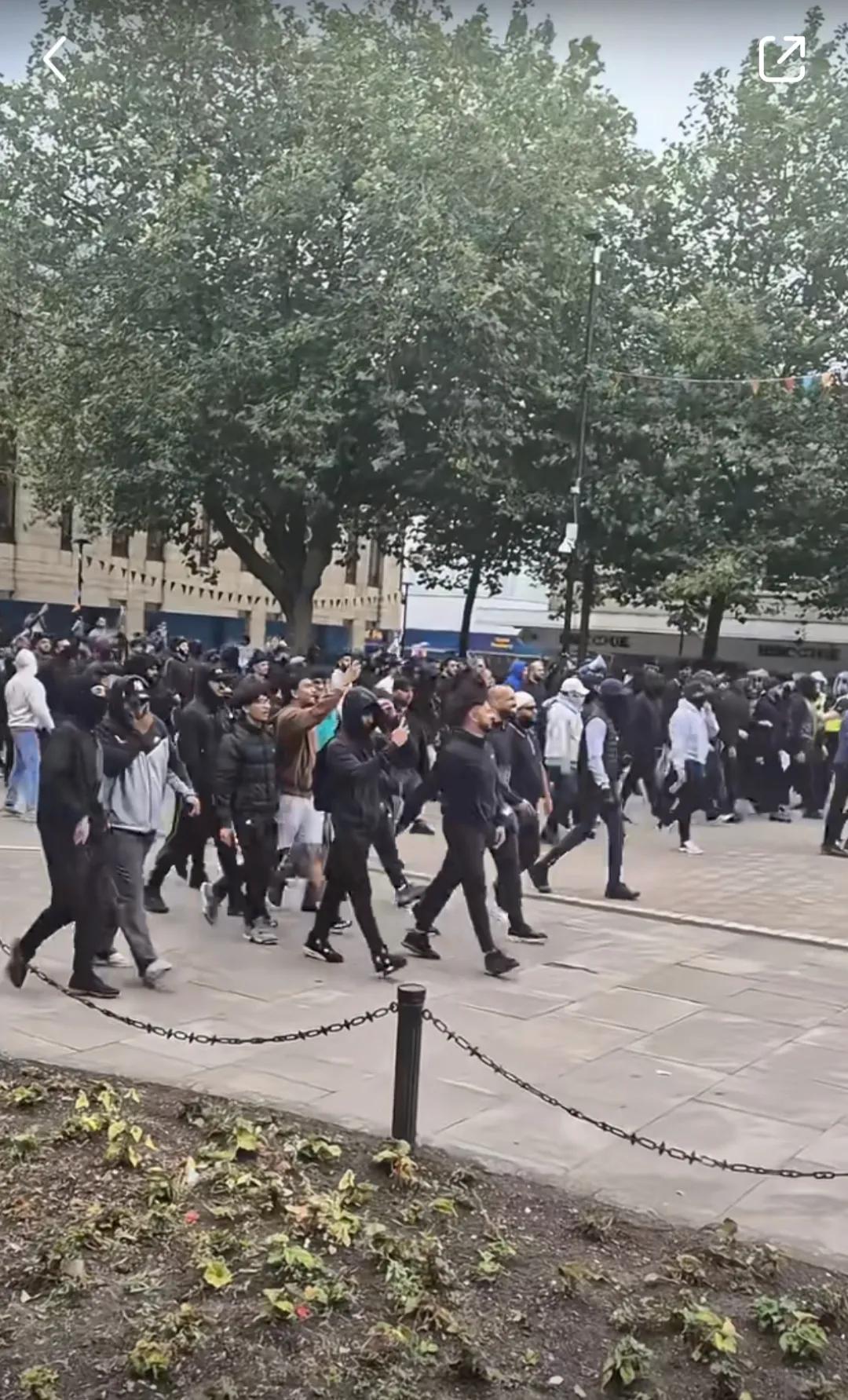 原来这个世界是有回旋镖的啊！
熟不熟悉这个场景？
记得那个时候英国怎么说的吗？
