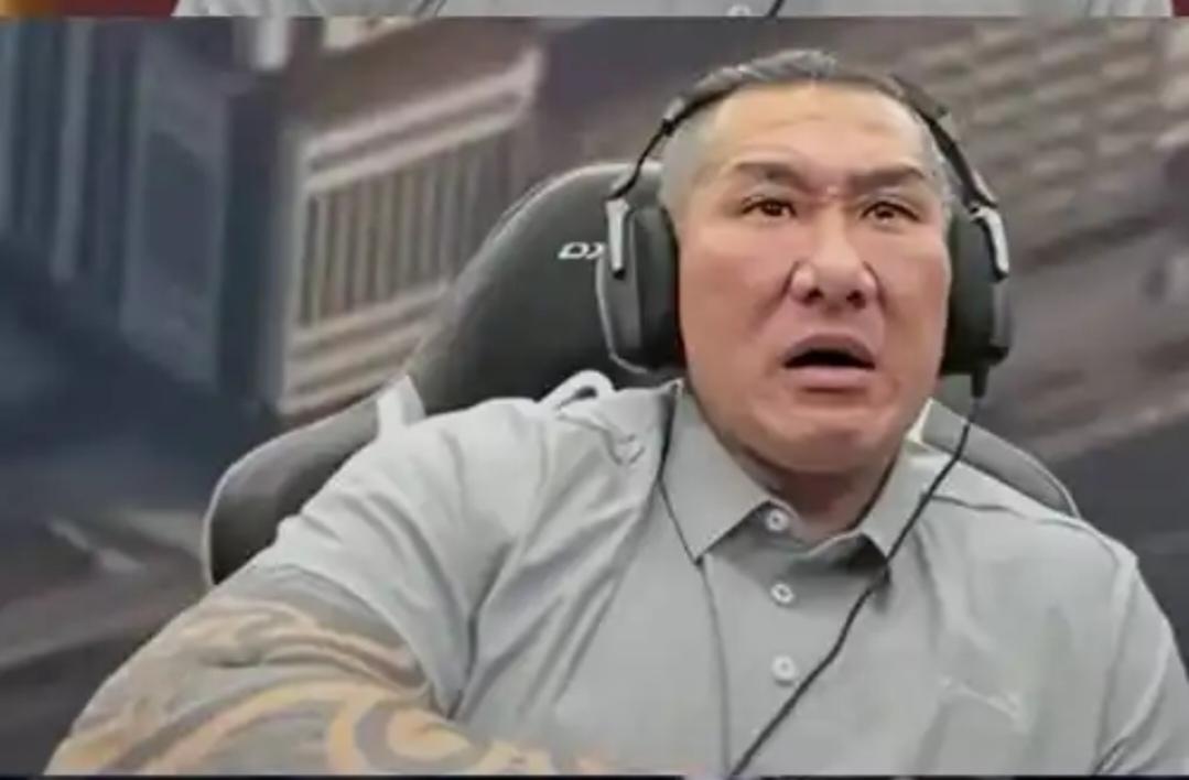 台湾网红馆长直播北京豆汁的吃法你怎么看？
馆长直播北京豆汁吃法还挺有意思的。豆汁