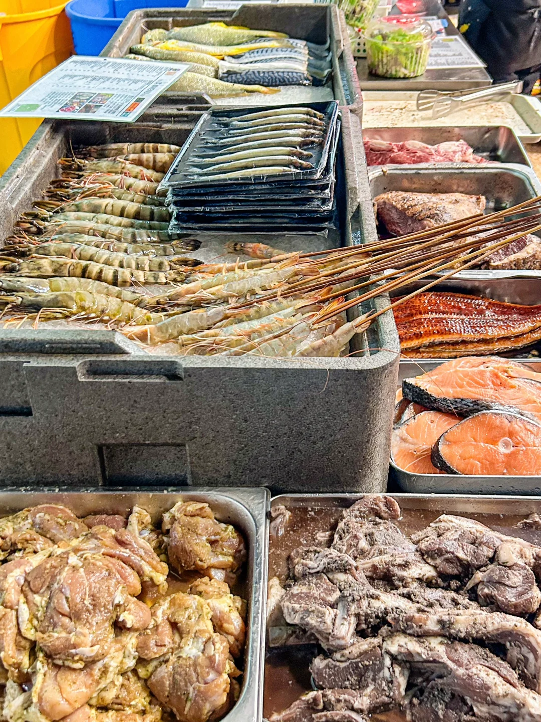 藏在市场门口的街头烤肉~蒜香奶油面包绝了❗