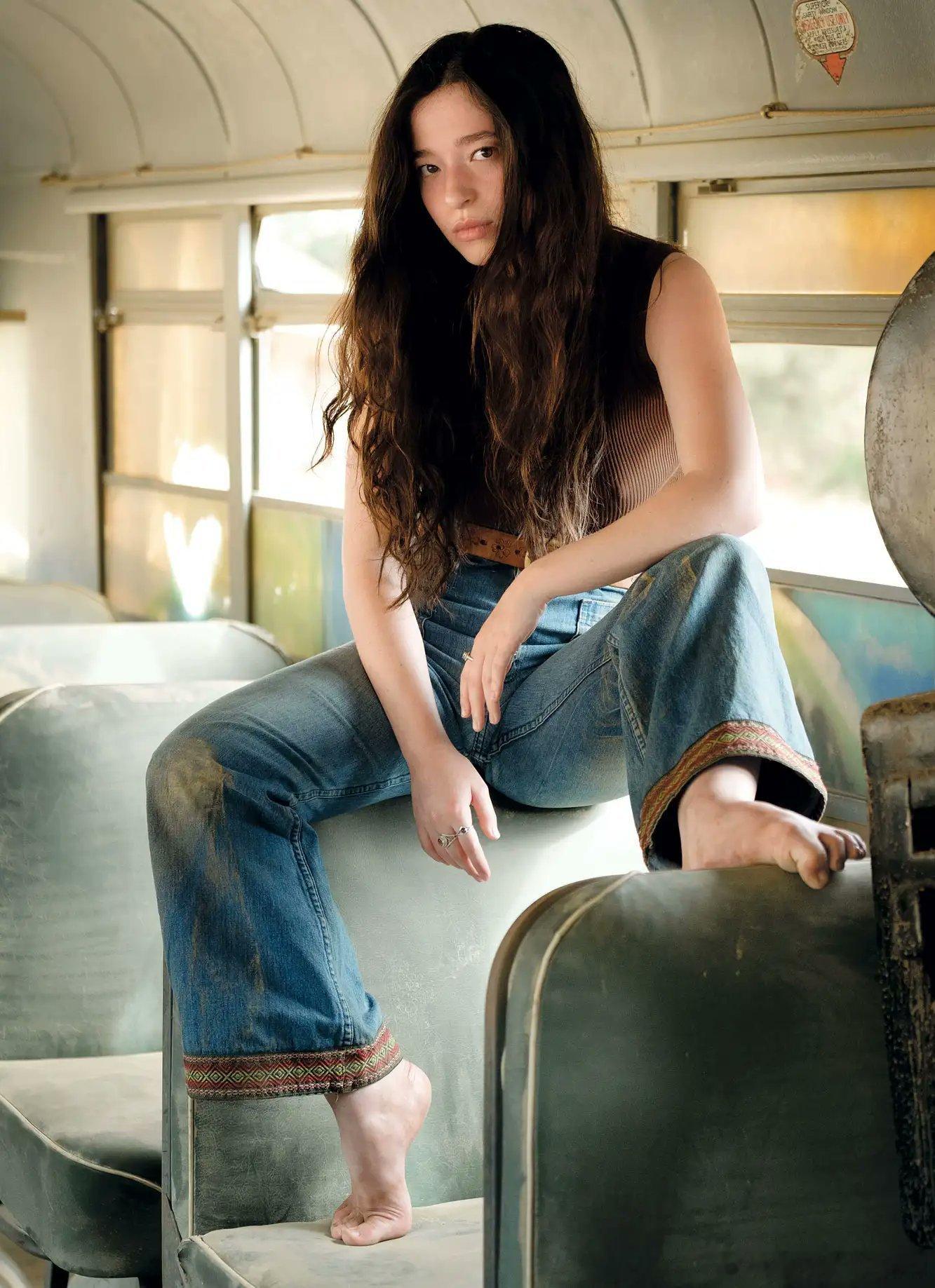 米奇·麦迪森在《好莱坞往事》的一张片场照 