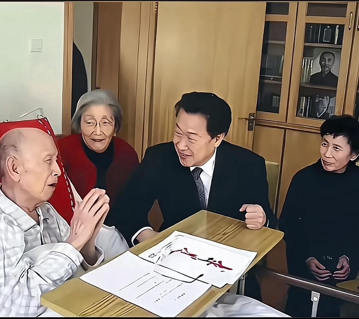 2005年12月，73岁的中国载人航天首任总设计师王永志，偕夫人王丹阳登门探望恩