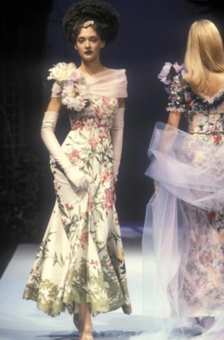 Christian Lacroix S/S 1995 | 优雅到极致的华丽 