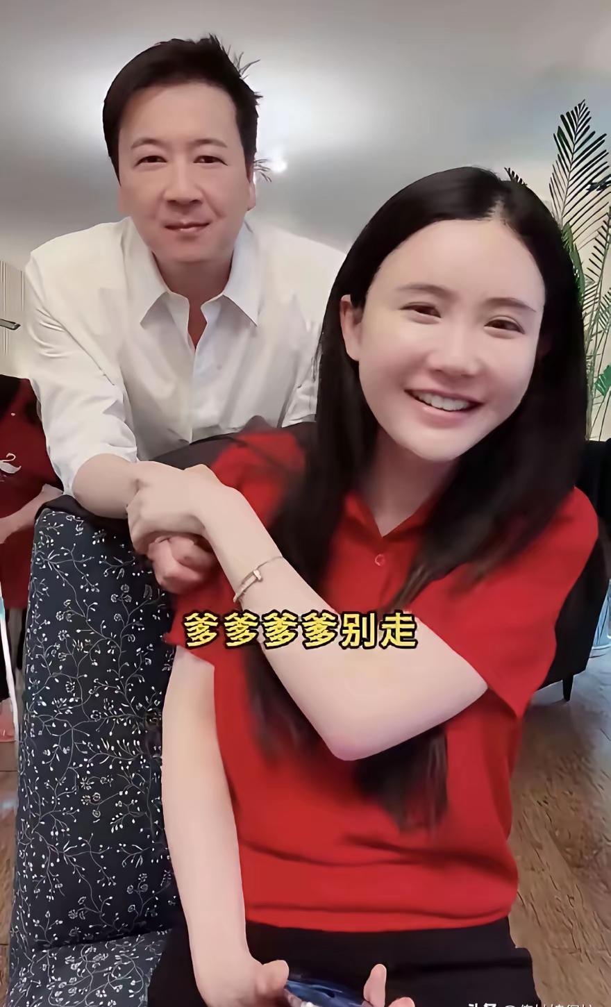 杨钰莹被这个女人讽刺年龄大，声音像羊叫。可是，她的老公一点不管，任凭老婆消费前任