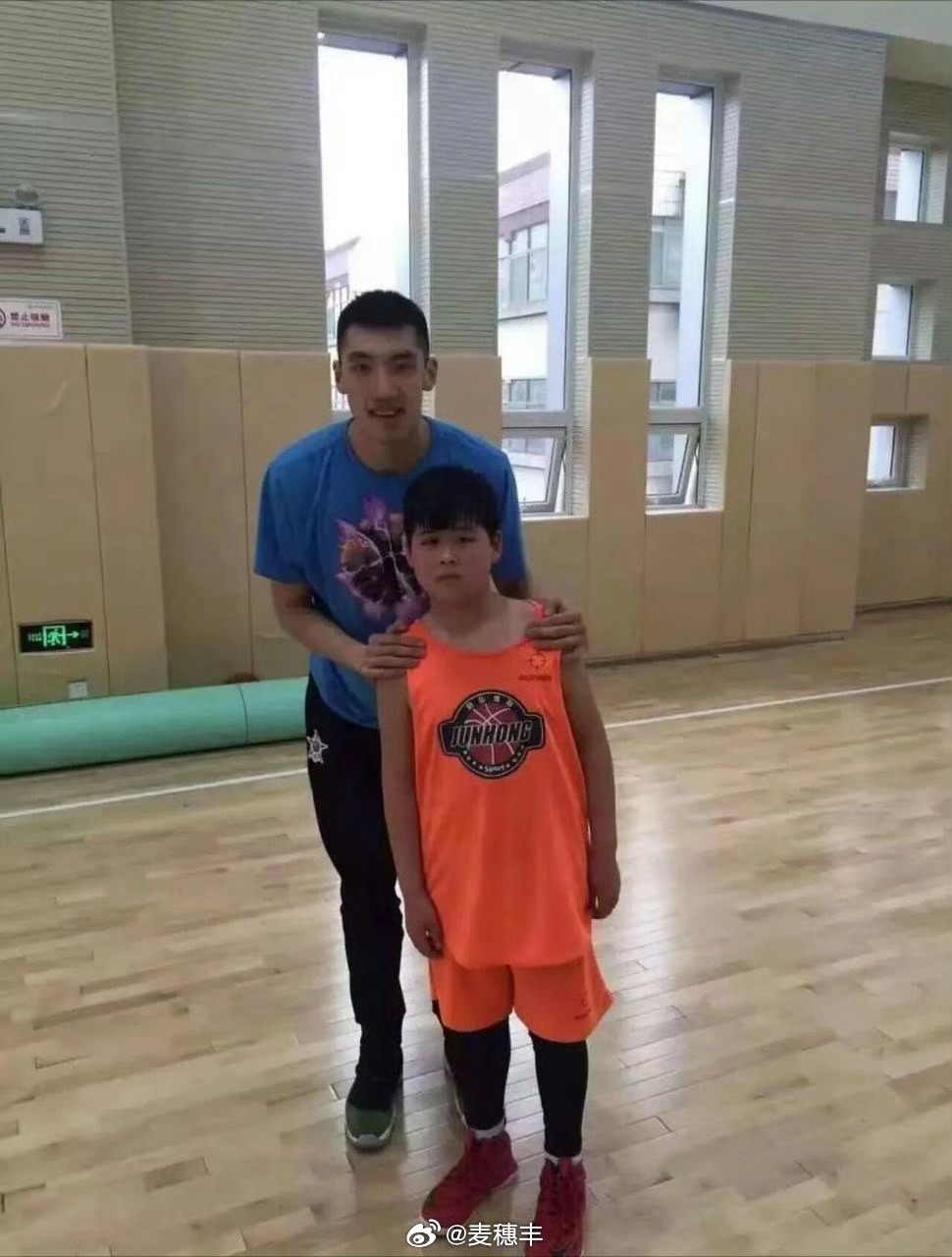 陈家政：最期待跟汉林哥对位，手机里还有10年前跟他的合影。巧了，我也有。不过家政