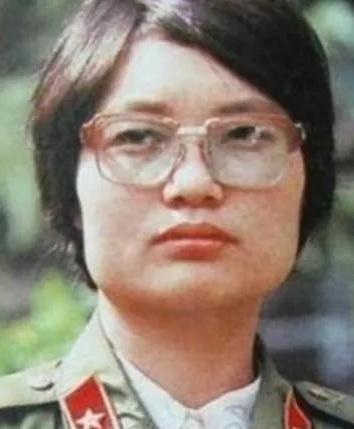 1986年，23岁女医护刘亚玲以回家探亲为由，向医院请假，谁知她居然偷偷溜到了老