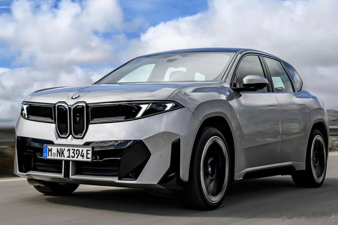 新iX3的细节图里，前格栅鼻孔左边藏了个摄像头，右边空着，中控是个歪歪扭扭的平行