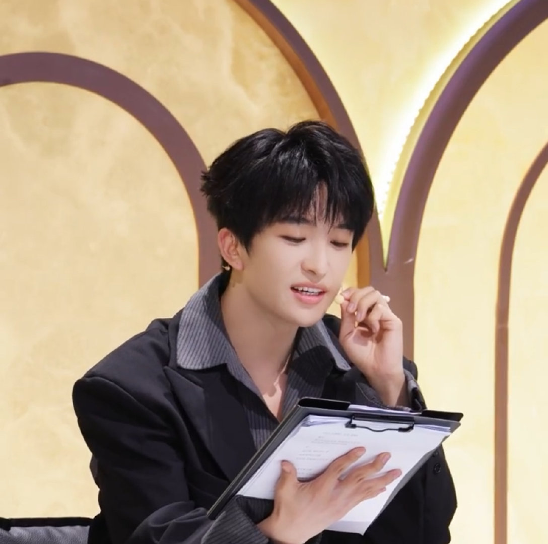 黄子弘凡唱王俊凯的歌黄子弘凡天赐唱王俊凯的歌双厨狂喜 
