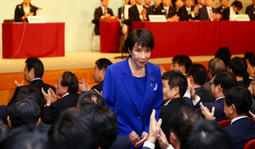高市早苗内阁总辞职，这女人将上演最疯狂一幕。本次的所谓内阁辞职本身并没有什么值得