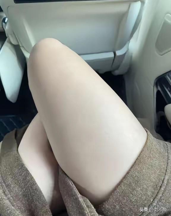 我觉得“头条领航创作者”，除了文字上下功夫，配图同样致关重要。带光的字与美图完美