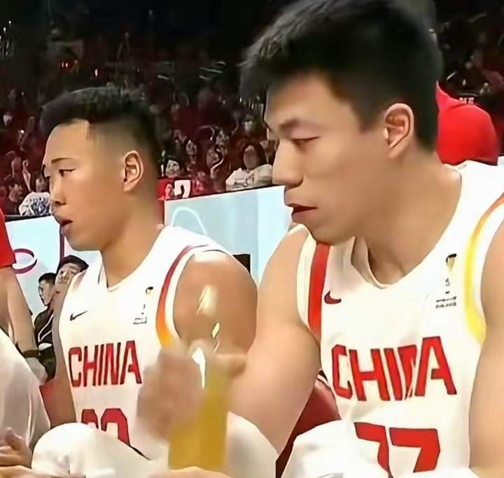 CBA 中国男篮四大奇迹：周琦，王哲林，张镇麟，胡明轩！本场周琦王哲林胡明轩都不
