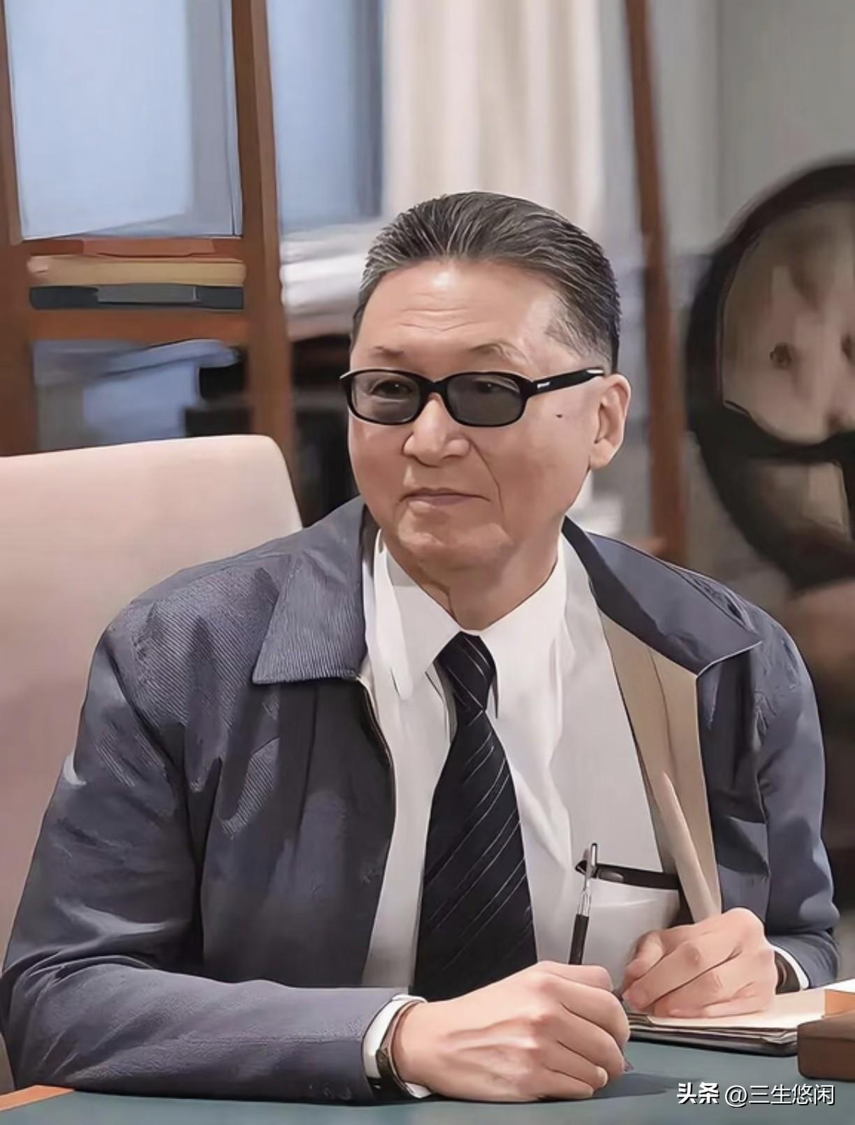 李敖说：“一个人在社会上，礼貌是没有用，谦逊也没用，古道热肠也没有用，忠厚老实也