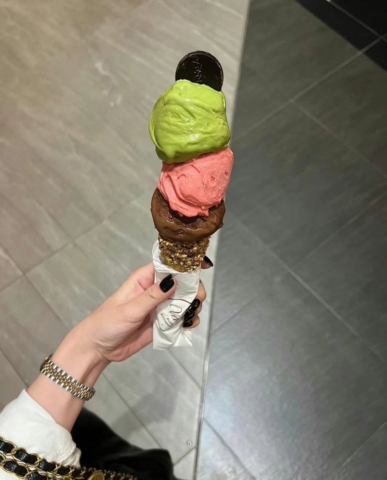 麻木的生活让你愁容满面 一句习惯了概括你所有受的累 人生就是这样 没有完美 总有