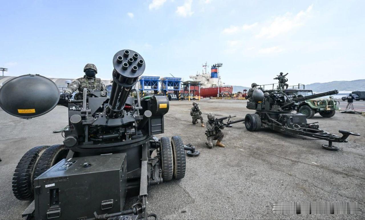 🇰🇷韩国国防部长周一视察了首都防卫司令部，检查军队在首尔都市圈的防空、反恐及