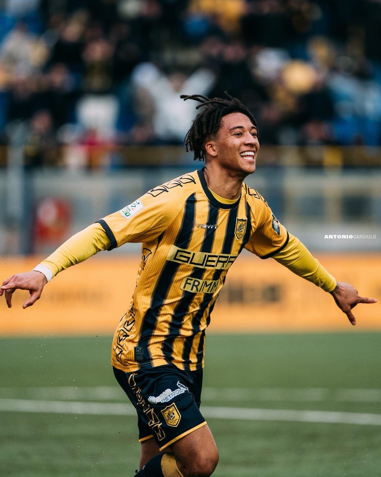 【泽罗利🇮🇹】 “用正确的心态前进，一步一个脚印！💛💙”意乙sempre