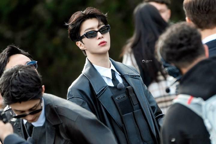 天啊范丞丞现在就出发的意大利路透，这个男生怎么这么帅啊！！真的我眼前一亮 ​​​