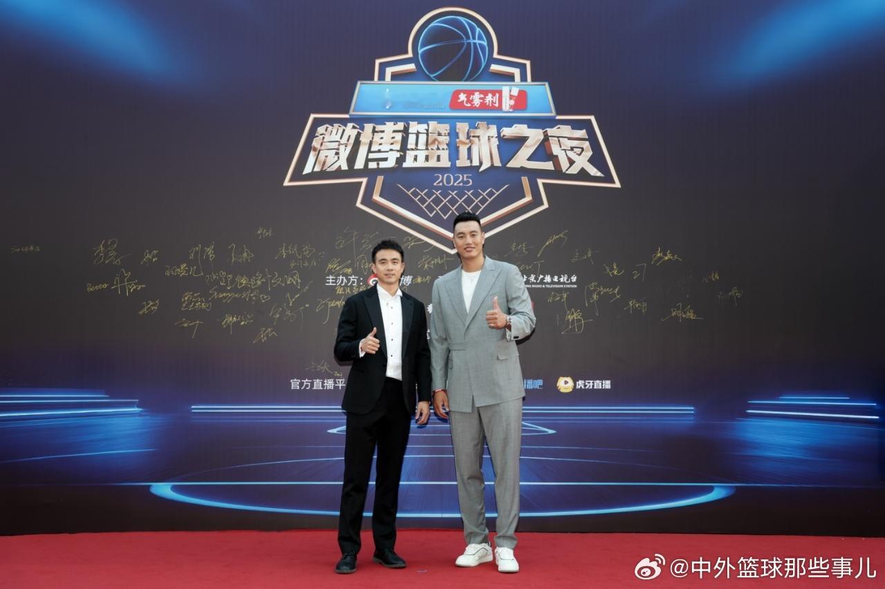 篮球球员转型做模特完全不违和！这气场、这身材比例，简直就是为西装而生！ ​​​