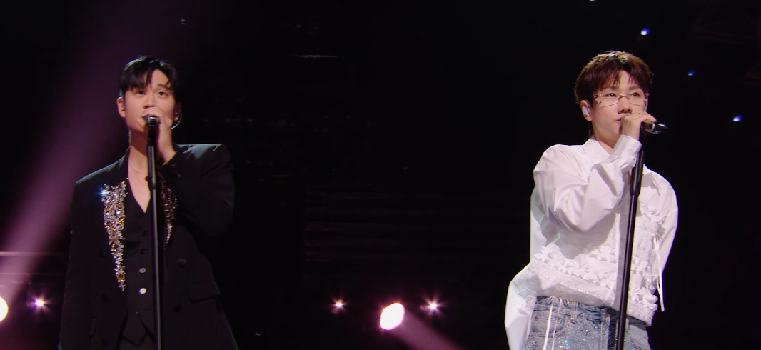 汪苏泷周兴哲左转灯好听 听汪苏泷和周兴哲的《左转灯》太享受啦！汪苏泷的少年嗓音满