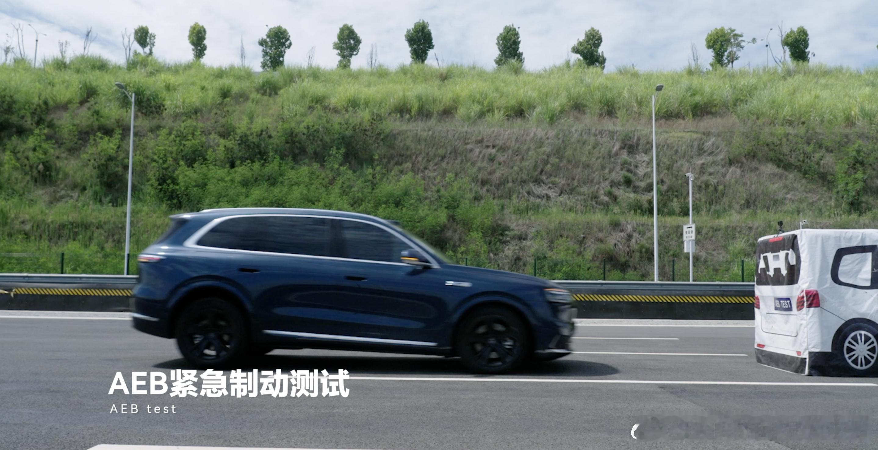 全新问界M7研发投入超40亿 全新问界M7历经长久打磨与高额研发投入，通过海量路