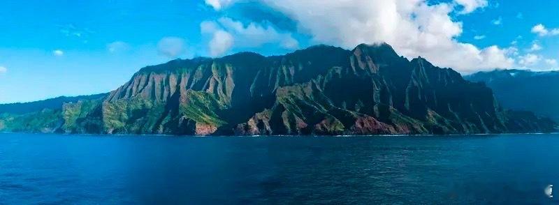 市场已经多次告诉我们，AI新材料将是一个量价齐升+拔估值的产业趋势，AI钽电容（