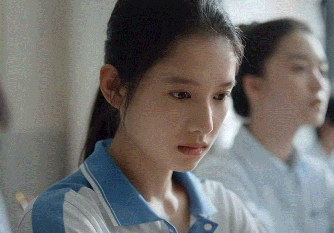 小培你自己看看这是校草吗？生活中的普男，真没必要偷看，显得女生眼光不挑，是恋爱脑