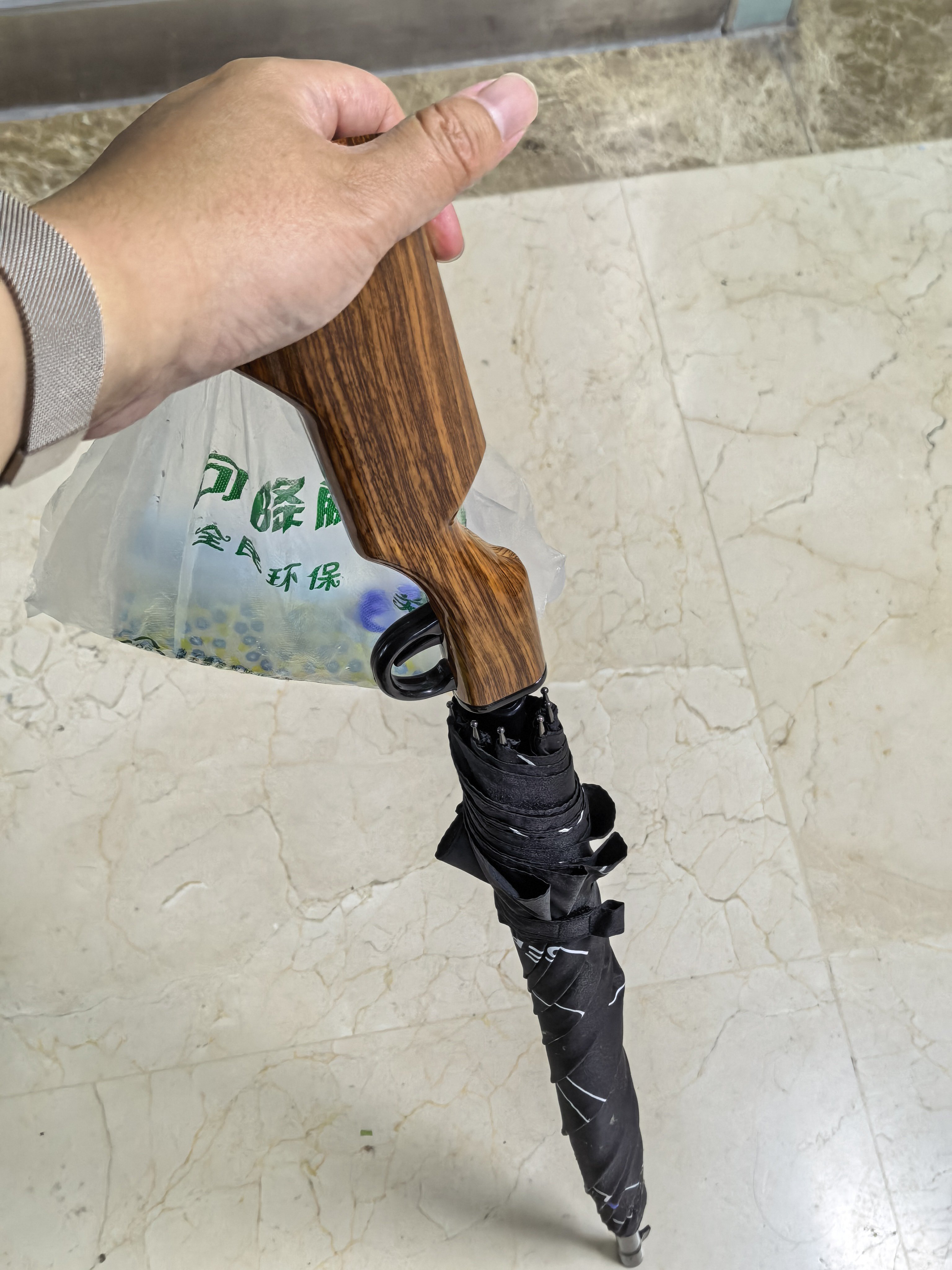 每次下雨带这玩意去医院我都很慌