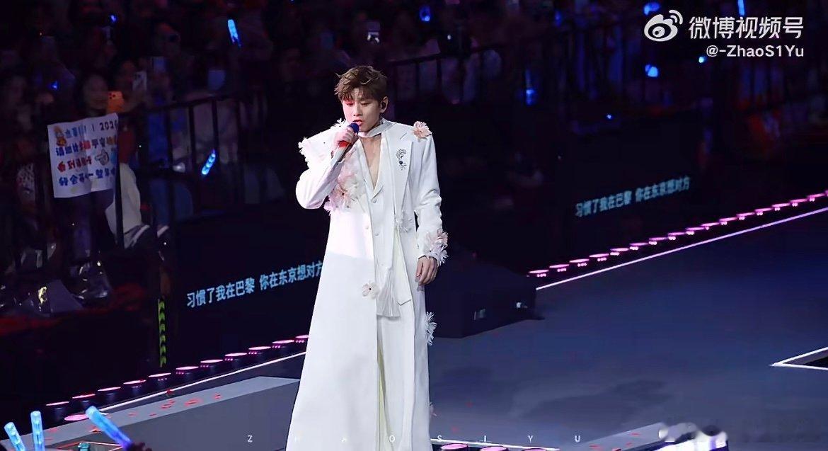 张杰习惯了直拍 张杰《习惯了》高清直拍上线，每一帧都氛围感拉满～张杰未LIVE巡