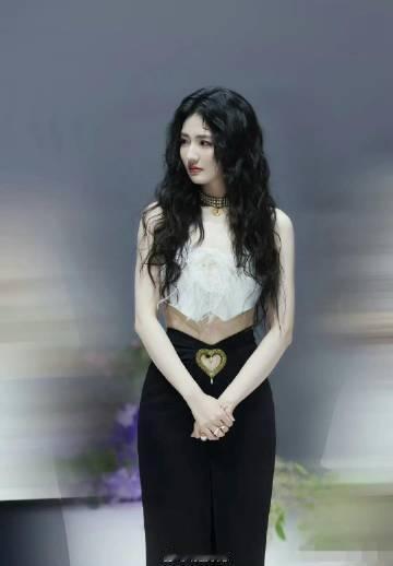 撞衫不尴尬，看徐璐刘惜君谁更美！ ​​​
