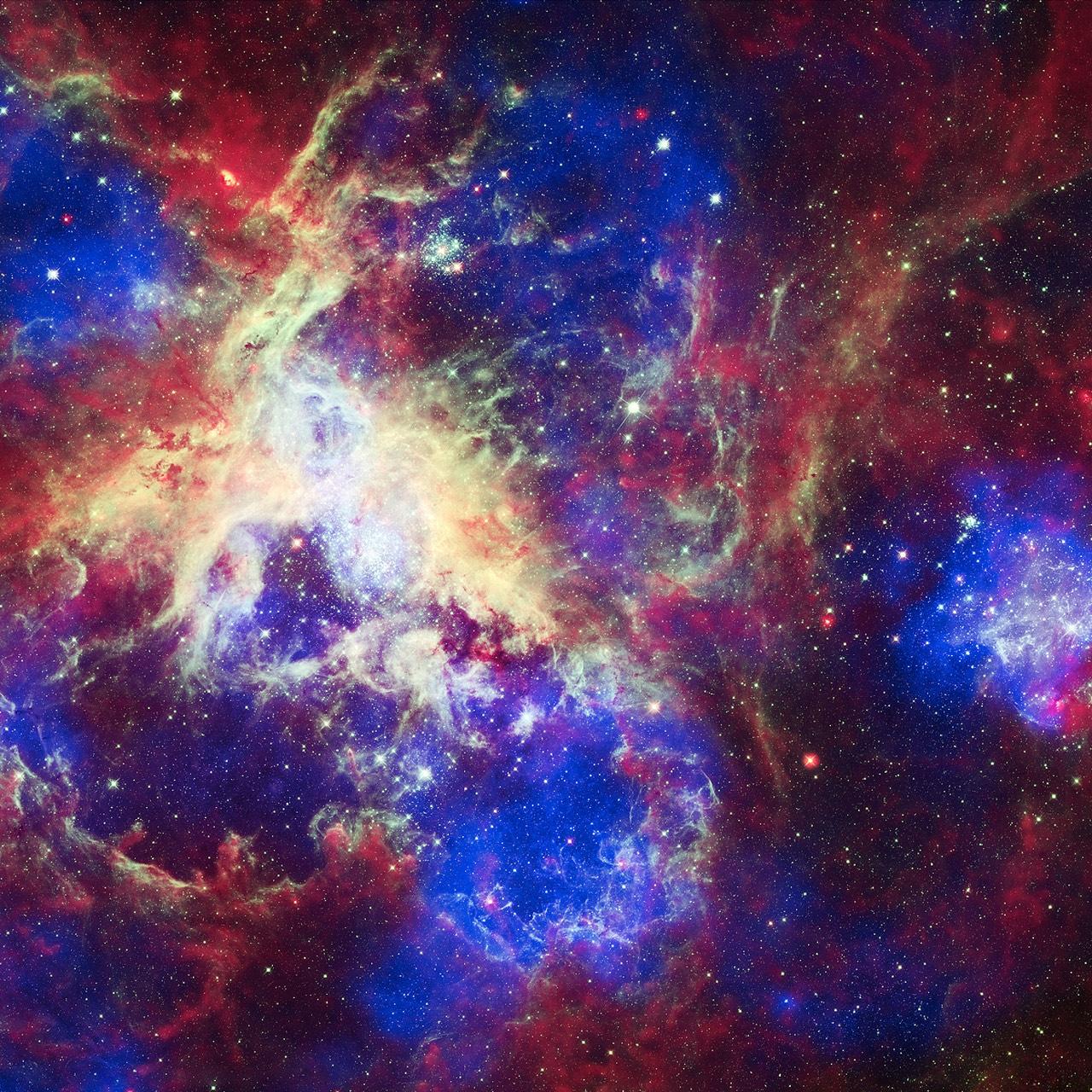 张骞迷恋的看着飞船窗外的宇宙，五个巨大的星系完美的平衡在一起缓缓转动，满天的星光