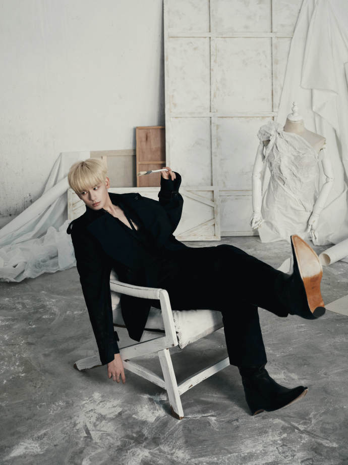 胡先煦金发深V 胡先煦马吉拉活动胡先煦马吉拉活动，胡先煦金发深V，小胡今日份活动