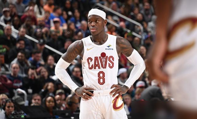 16投4中，三分全部砸筐！骑士那个刚上位的替补泰森，硬生生把满世界都在吹捧的活塞