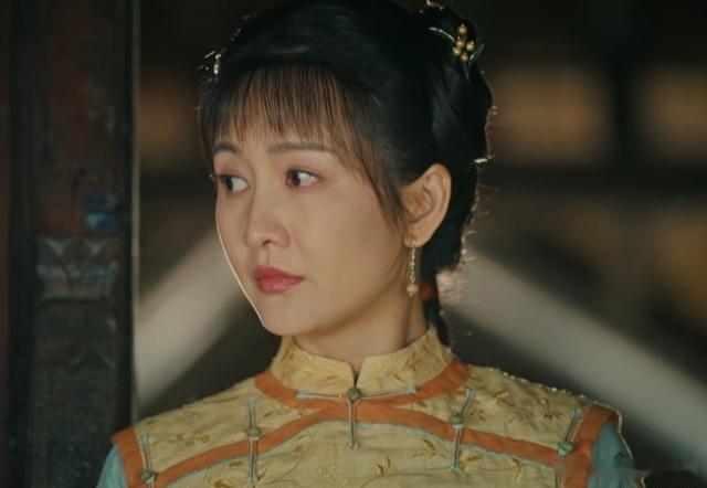 王鸥44岁演20岁少女引发争议，挤进央视剧满脸违和，到底谁审美有问题 